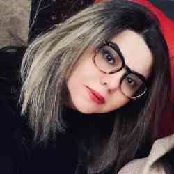 Single Iranian woman in Tajrish, Tehran Province, Iran