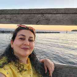 Single Iranian woman in Coquitlam, BC, Canada