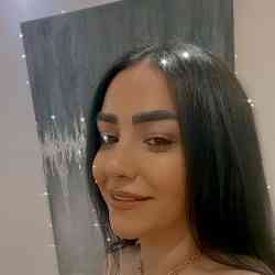 Single Iranian woman in Vancouver, BC, Canada