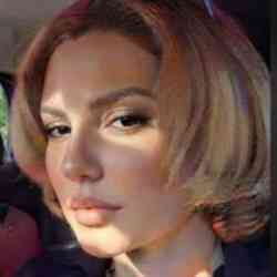 Single Iranian woman in Toronto, Ontario, Canada