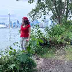 Single Iranian woman in Edmonton, AB, Canada