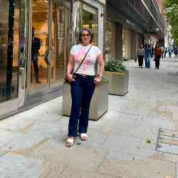 Single Iranian woman in Den Haag, هلند, Netherlands