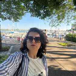 Single Iranian woman in Toronto, ON, Canada