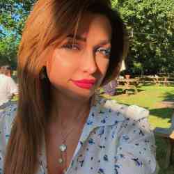 Single Iranian woman in Londonderry, UK, United Kingdom