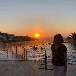 Single Iranian woman in London, UK, United Kingdom