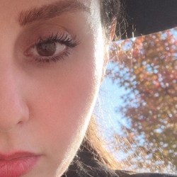 Single Iranian woman in Vancouver, BC, Canada