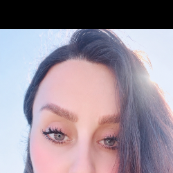 Single Iranian woman in Vancouver, BC, Canada