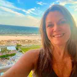 Single Iranian woman in Queensbury, NY, United States