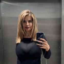 Single Iranian woman in Los Angeles, CA, United States