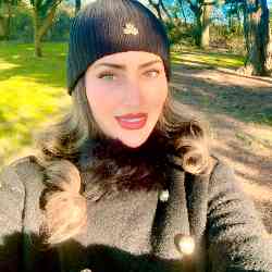 Single Iranian woman in London, UK, United Kingdom