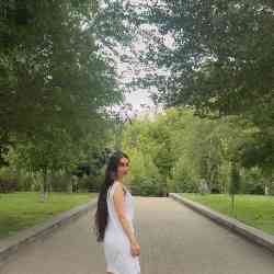 Single Iranian woman in London, UK, United Kingdom