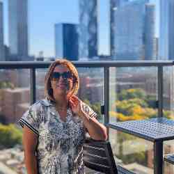 Single Iranian woman in Toronto, ON, Canada