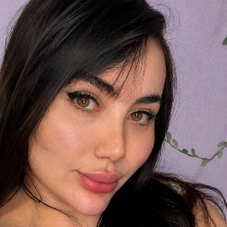 Single Iranian woman in Istanbul, İstanbul, Turkey