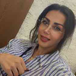 Single Iranian woman in Shiraz, Fars Province, Iran