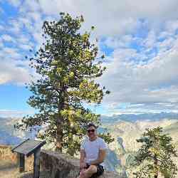 Single Iranian man in Los Angeles, California, United States