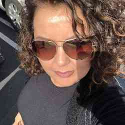 Single Iranian woman in Irvine, CA, United States