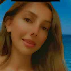 Single Iranian woman in Vancouver, British Columbia, Canada