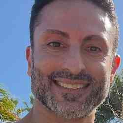 Single Iranian man in La Mirada, California, United States