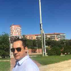 Single Iranian man in New York, New York, United States