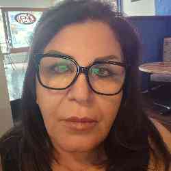 Single Iranian woman in Toronto, Ontario, Canada