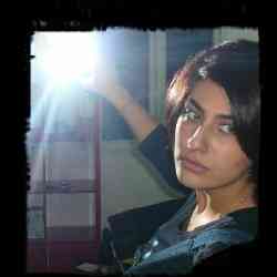 Single Iranian woman in Paris, Île-de-France, France