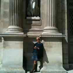 Single Iranian woman in Paris, Île-de-France, France