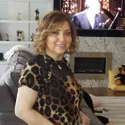 Single Iranian woman in Toronto, Ontario, Canada