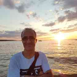 Single Iranian man in New York, New York, United States