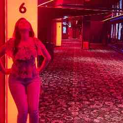 Single Iranian woman in London, England, United Kingdom