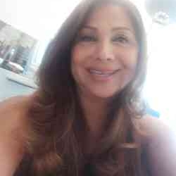 Single Iranian woman in Paris, Île-de-France, France