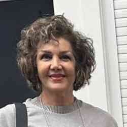Single Iranian woman in Vancouver, British Columbia, Canada