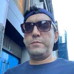 Single Iranian man in New York, New York, United States