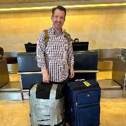 Single Iranian man in New York, New York, United States