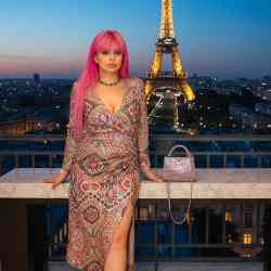 Single Iranian woman in Los Angeles, California, United States