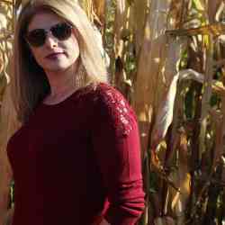 Single Iranian woman in Vancouver, British Columbia, Canada