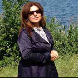 Single Iranian woman in Paris, Île-de-France, France