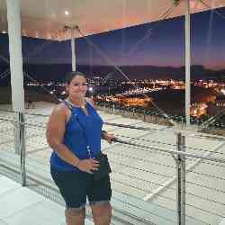 Single Greek woman in Los Angeles, California, United States