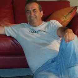 Single Greek man in Chicago, Illinois, United States