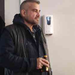 Single Greek man in London, United Kingdom