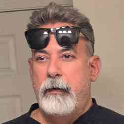 Single Greek man in Chicago, IL, United States