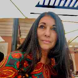 Single Greek woman in Athens, Greece