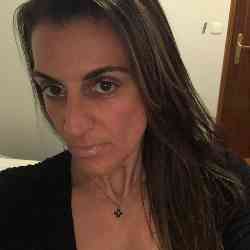 Single Greek woman in Boston, Massachusetts, United States