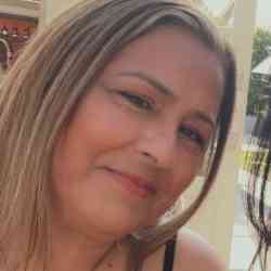 Single Greek woman in London, England, United Kingdom