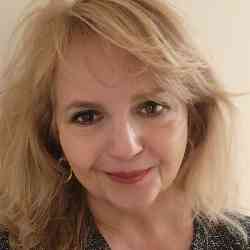 Single Greek woman in Chicago, IL, United States