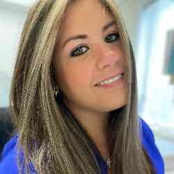 Single Greek woman in Boston, Massachusetts, United States