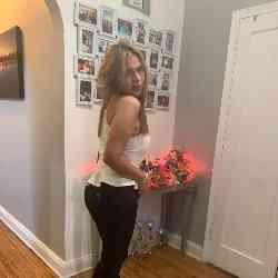 Single Greek woman in New York, New York, United States