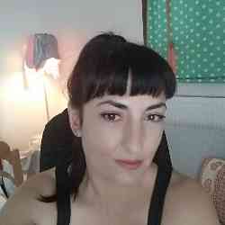 Single Greek woman in Pireas, Greece