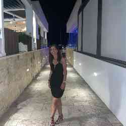 Single Greek woman in Purley, England, United Kingdom