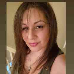 Single Greek woman in London, England, United Kingdom