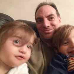 Single Greek man in Astoria, New York, United States